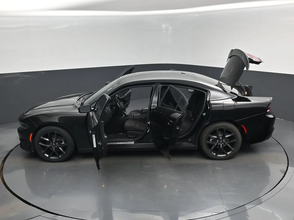 Used 2021 Black Dodge SXT image 17
