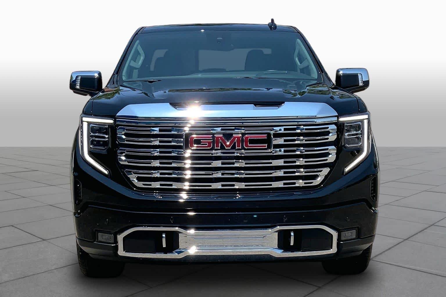 Used 2024 Onyx Black GMC Denali image 4