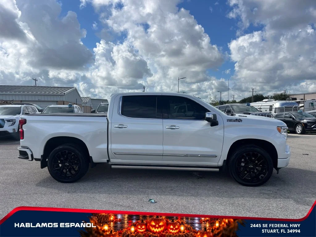 Used 2023 IRIDESCENT PEARL TRICOAT Chevrolet High Country image 8