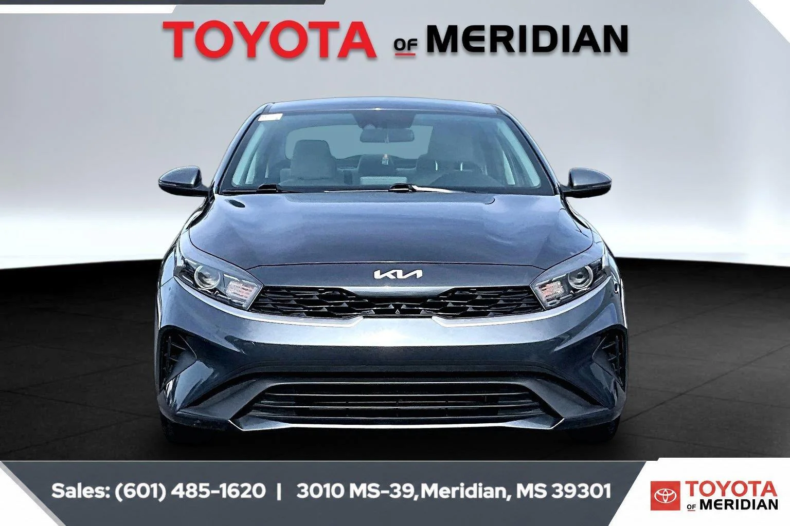 Used 2023 Gravity Gray Kia LXS image 3