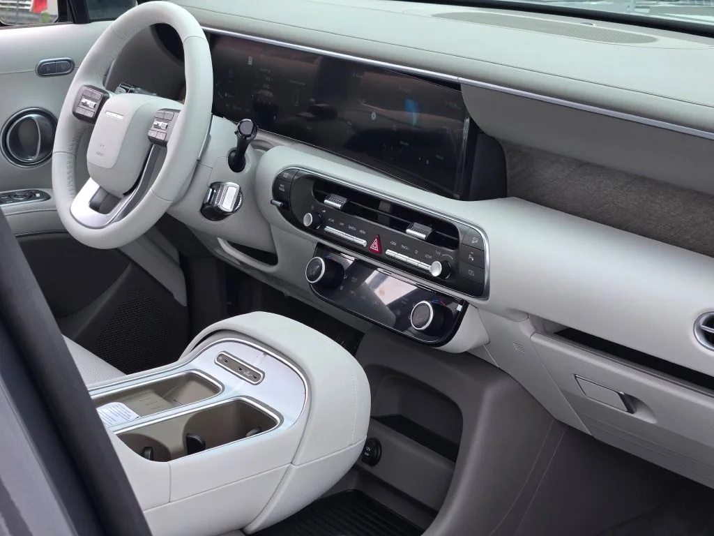 New 2026 Gray Pearl Hyundai SEL Premium image 9