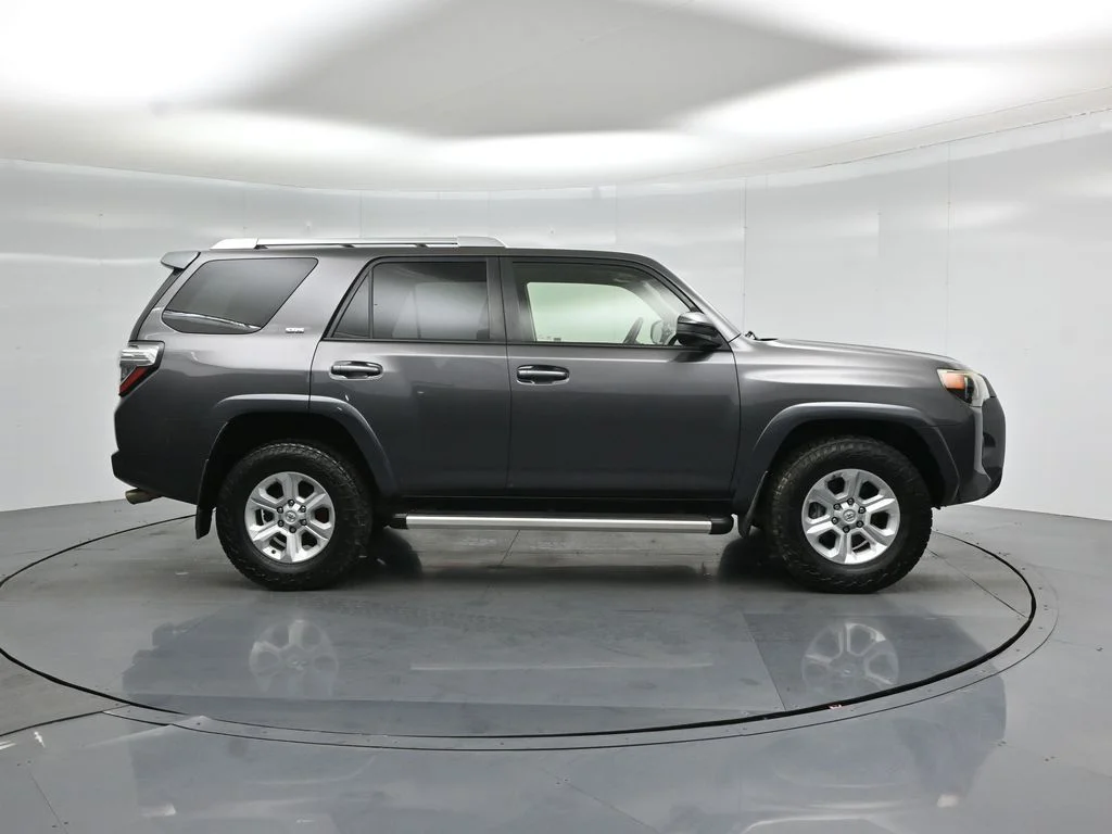 Used 2014 Gray Toyota SR5 image 22