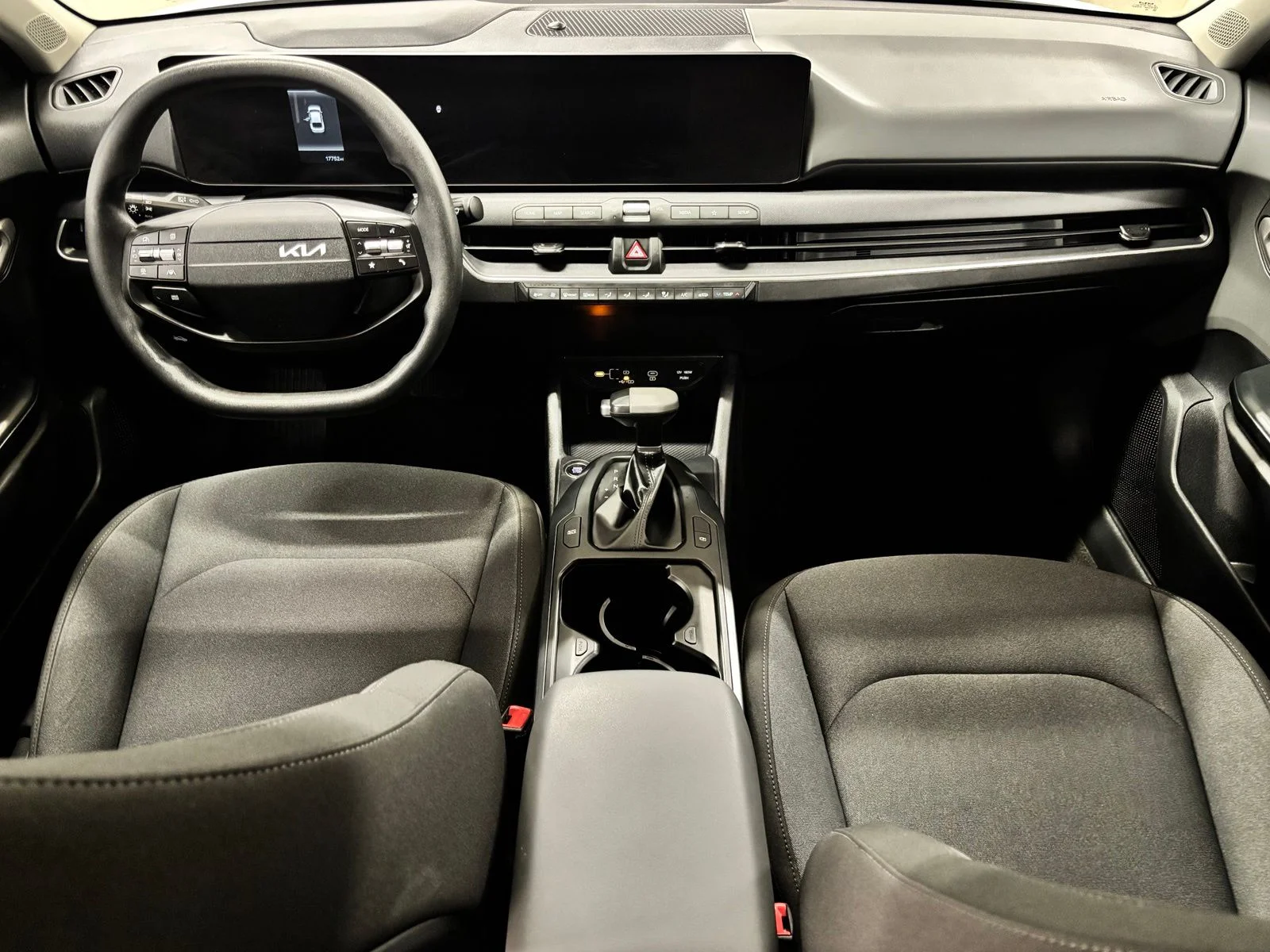 Used 2025 White Kia LXS image 12