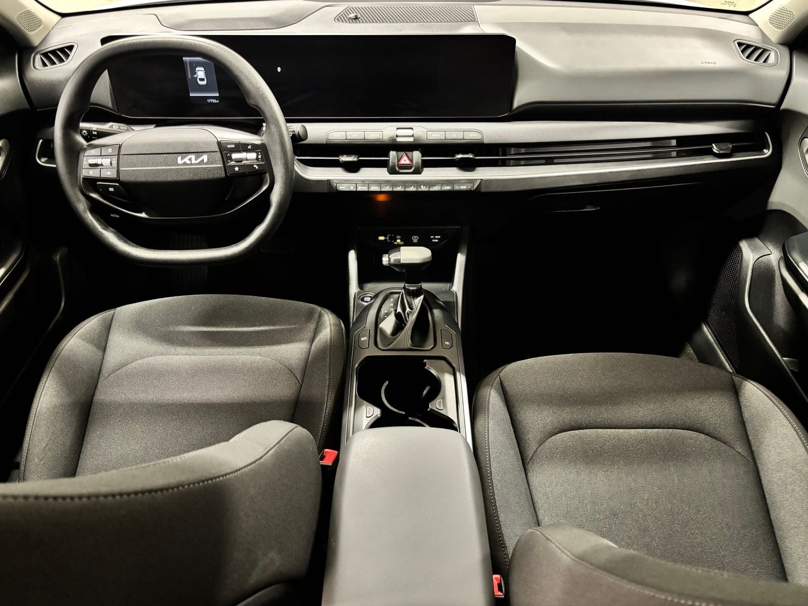 Used 2025 White Kia LXS image 12