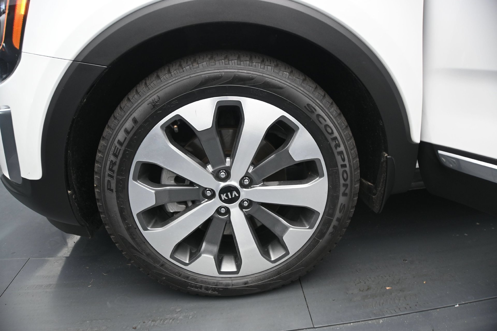 Used 2020 Snow White Pearl Kia SX AWD image 30