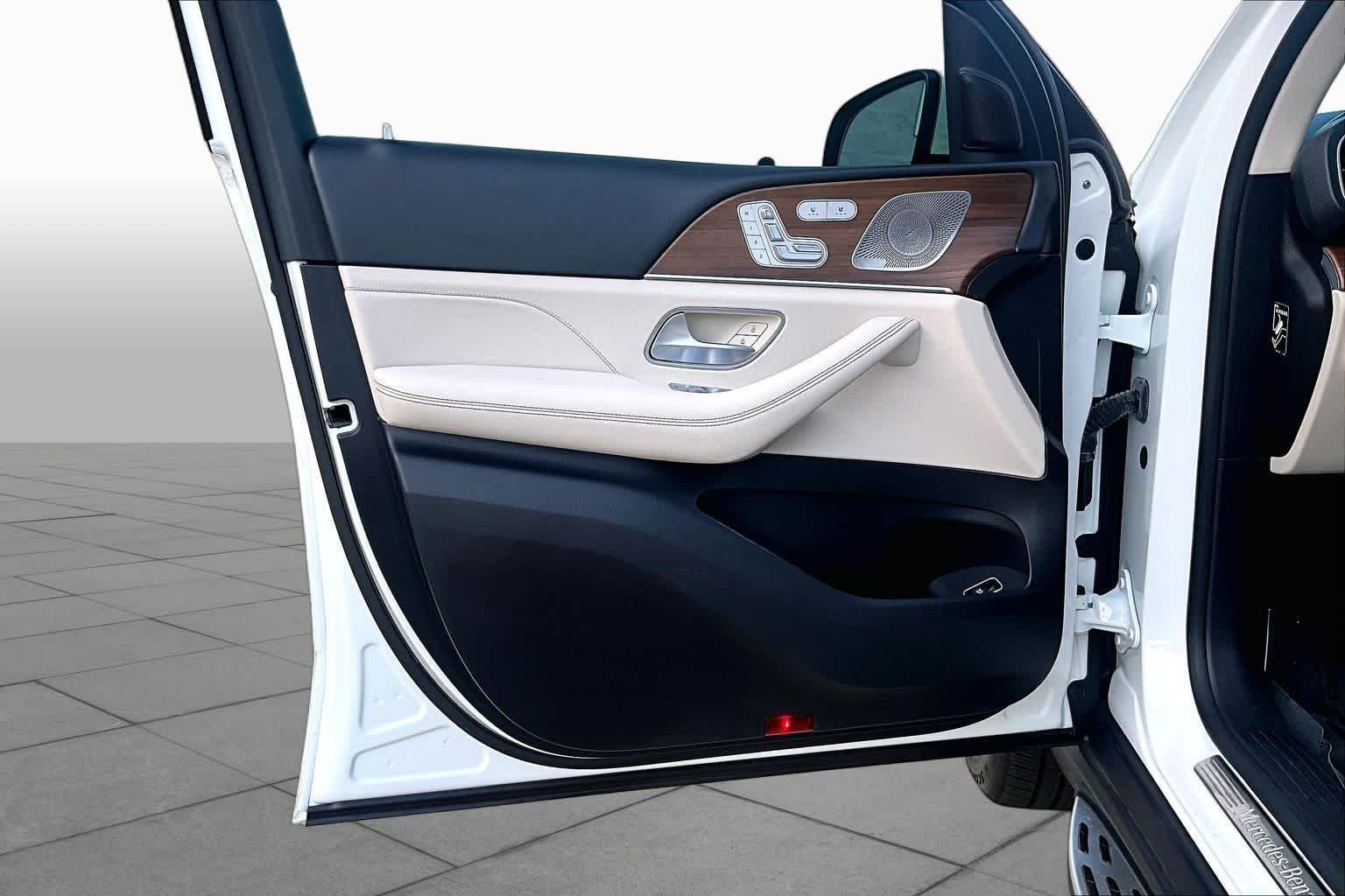 Used 2022 Polar White Mercedes-Benz GLE 350 image 19