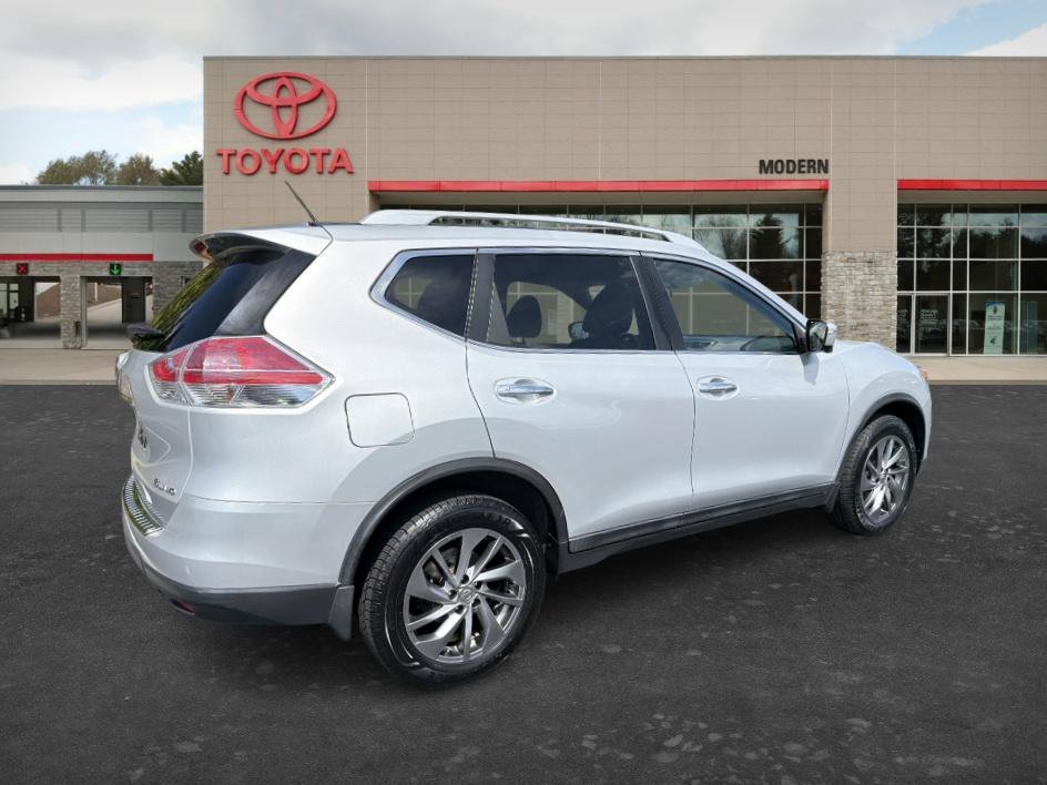 Used 2015 Brilliant Silver Nissan SL image 6