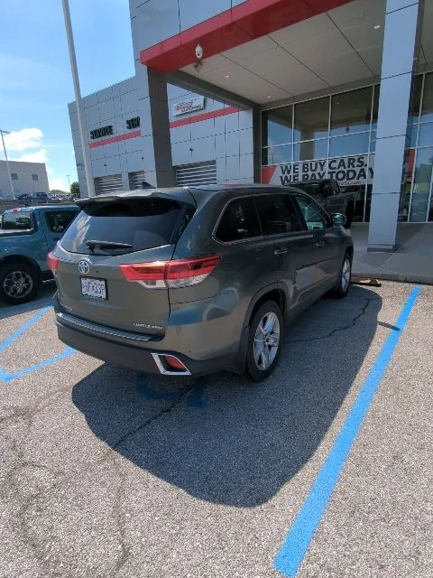 Used 2019 Green Toyota Limited image 6