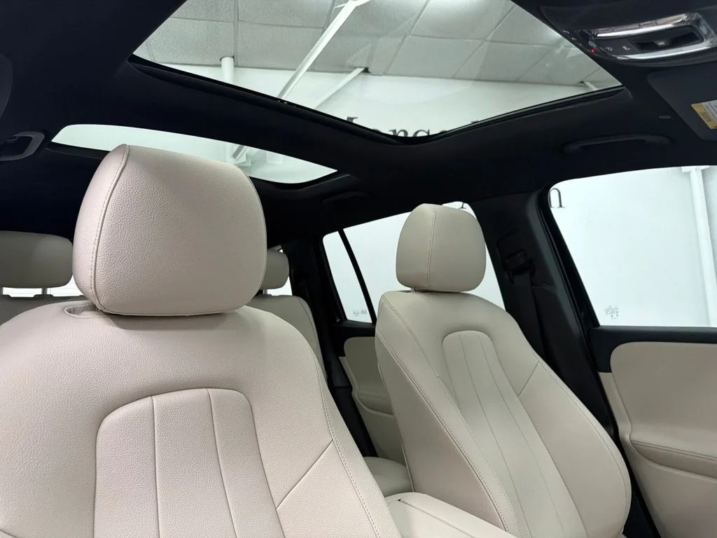 New 2026 Black Mercedes-Benz GLB 250 image 27