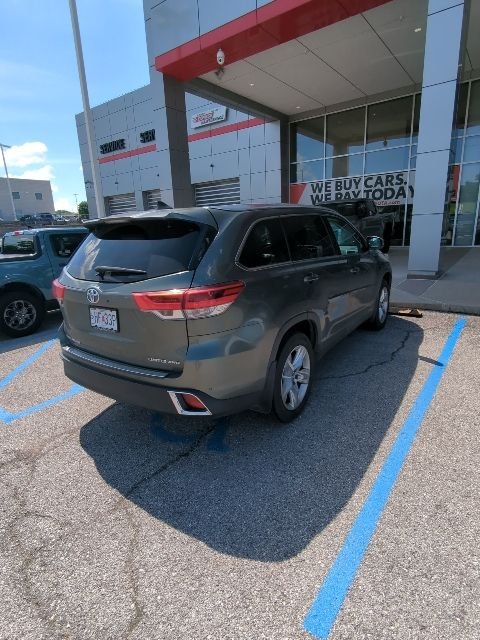 Used 2019 Green Toyota Limited image 6