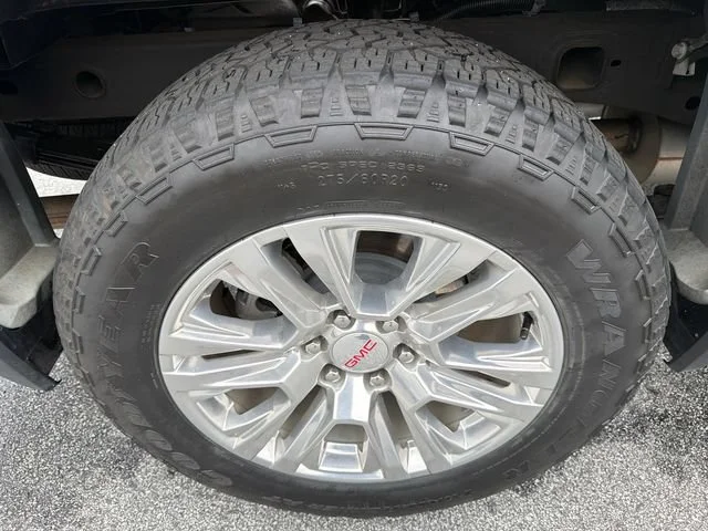 Used 2023 Sterling Metallic GMC Denali image 17