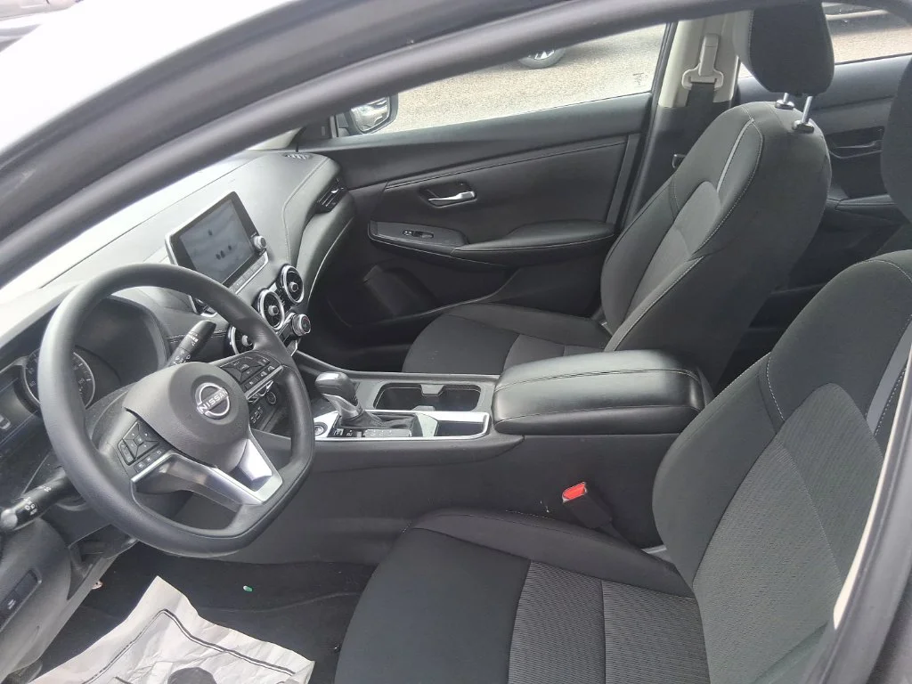 Used 2025 Gray Nissan SV image 7