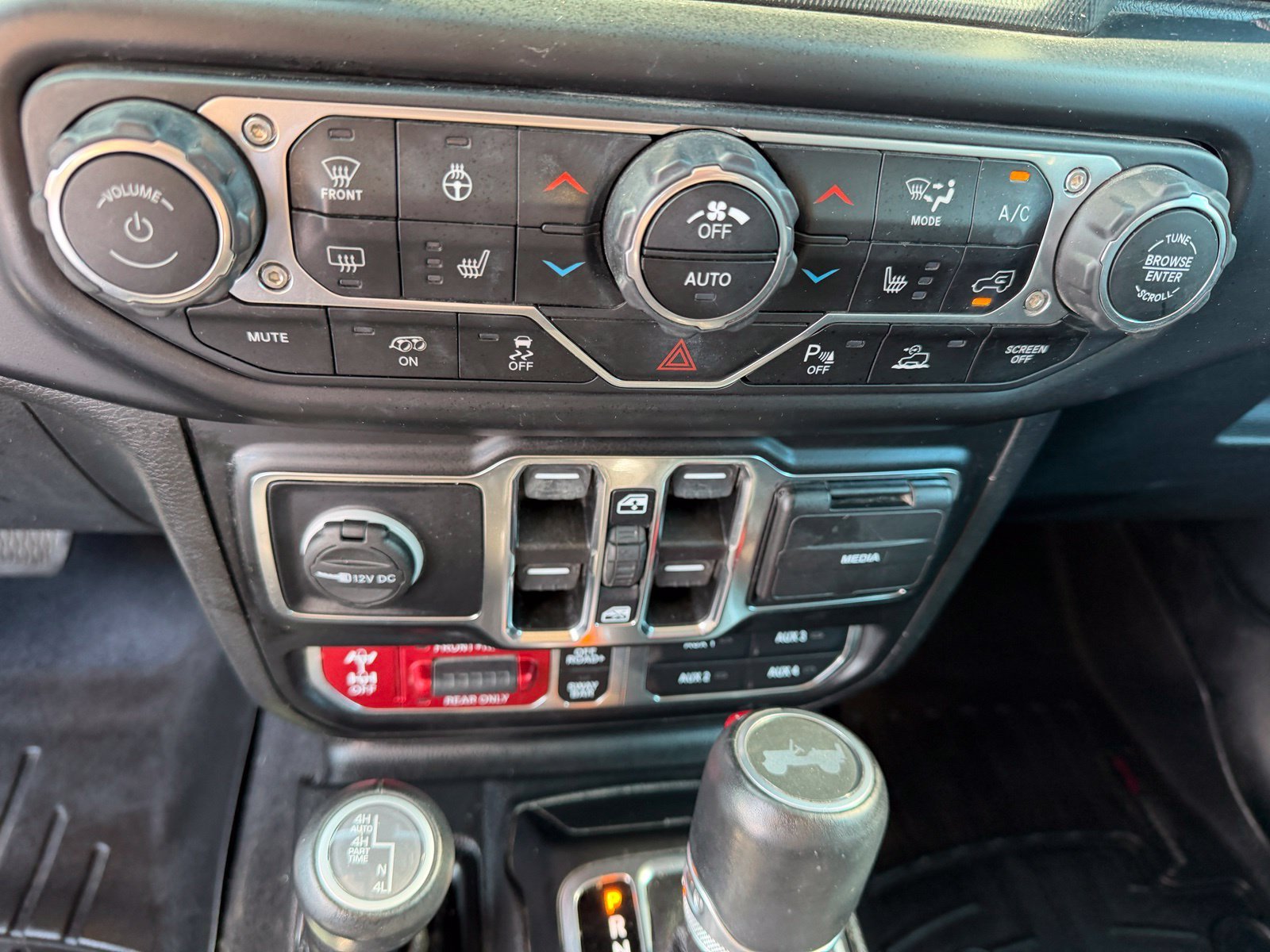 Used 2022 Blue Jeep Unlimited Rubicon 392 image 16