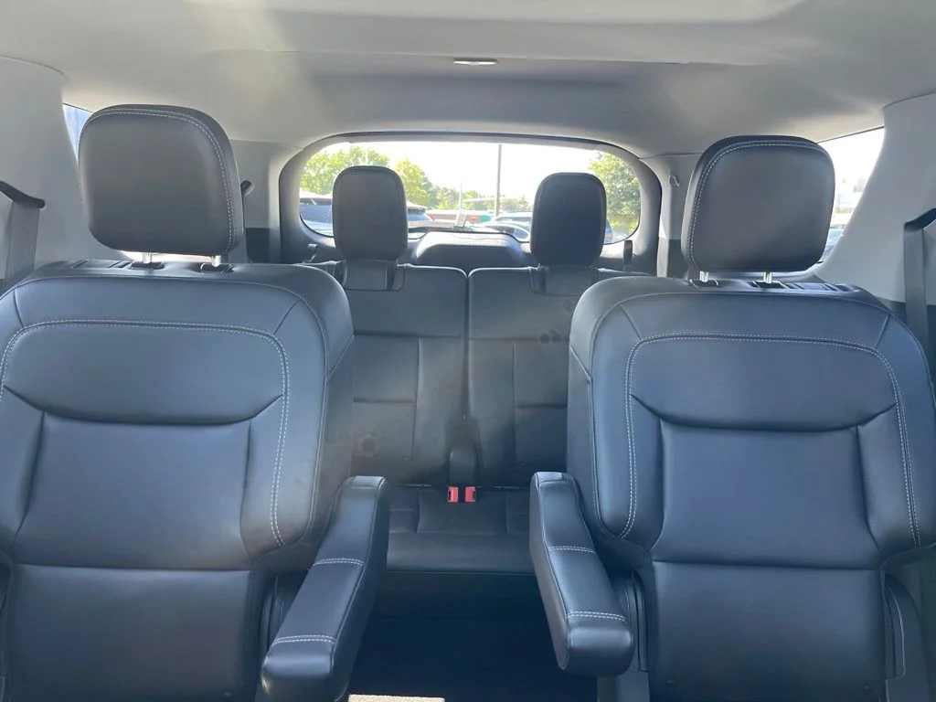 Used 2021 Silver Ford XLT image 13
