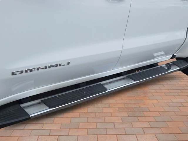 Used 2023 Summit White GMC Denali image 19