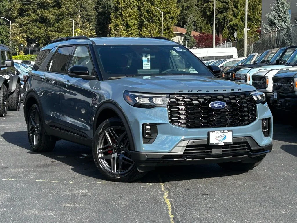 2026 Ford Explorer ST-LINE 4WD's photo