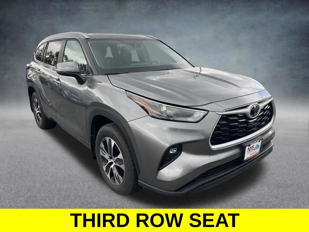 Used 2026  Toyota XLE image 8