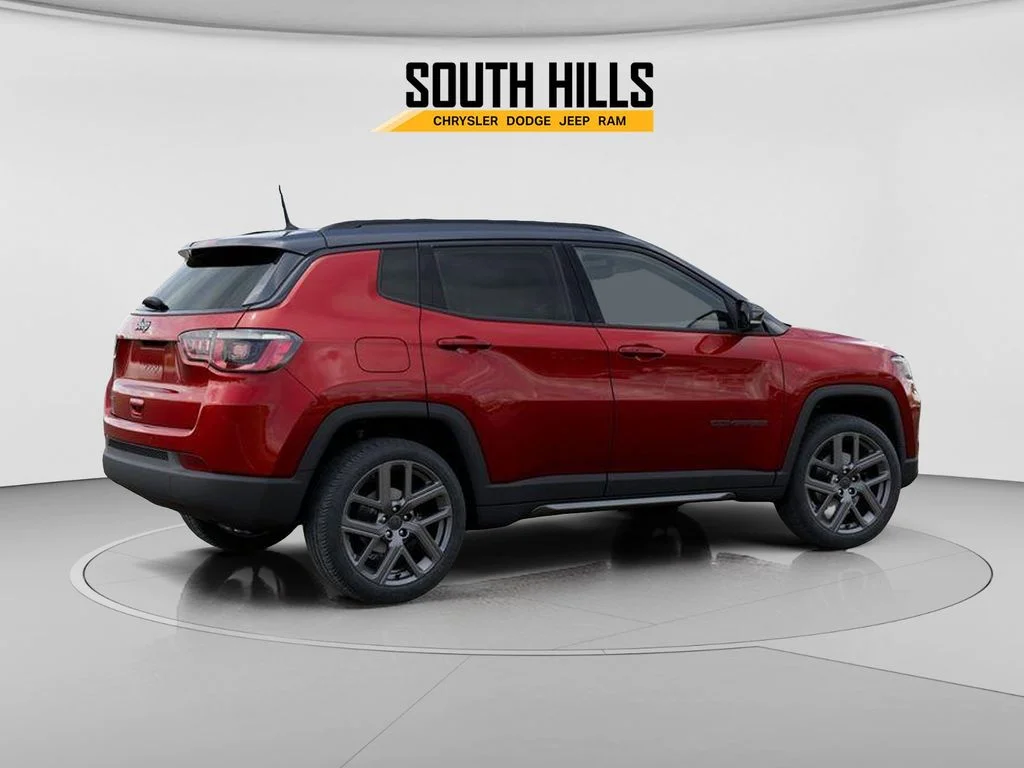 New 2026 Red Hot Pearl-Coat Exterior Paint Jeep Limited image 4