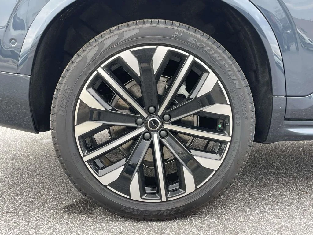 2026 Volvo XC90 Plus - Photo 32