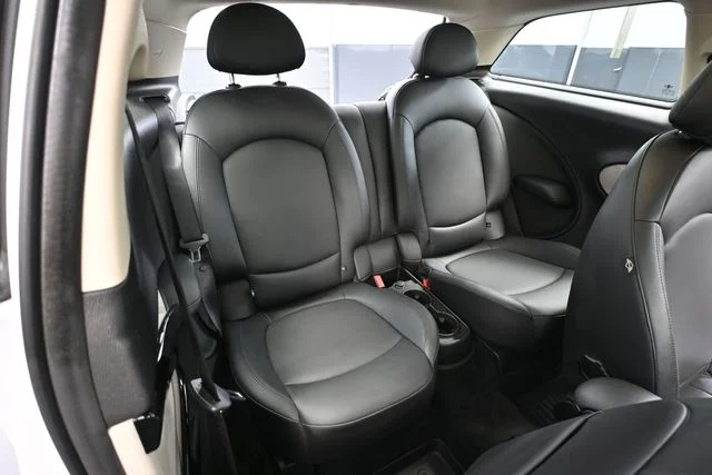 Used 2014 White MINI Paceman image 39