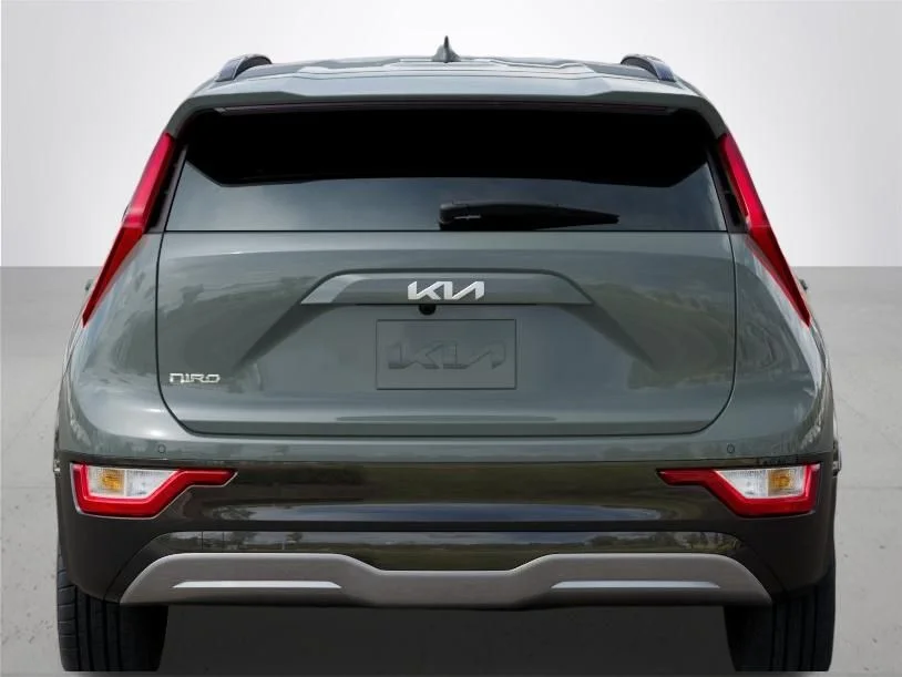 New 2026 Green Kia Wind image 13