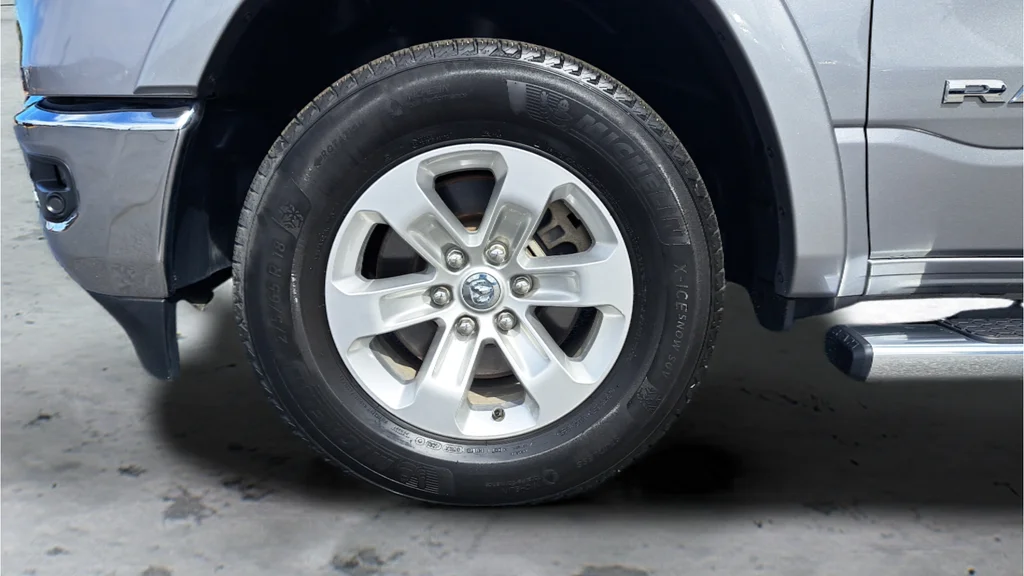 Used 2021 Silver Ram Laramie image 28