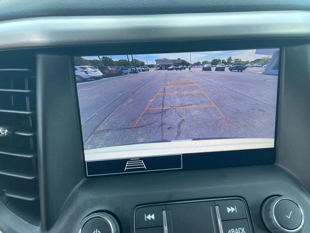 Used 2023 Summit White GMC SLE image 22