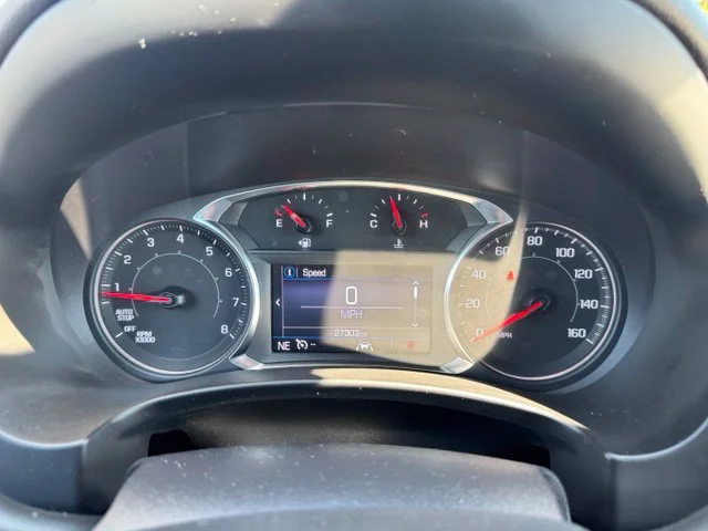 Used 2023 White GMC SLE image 31