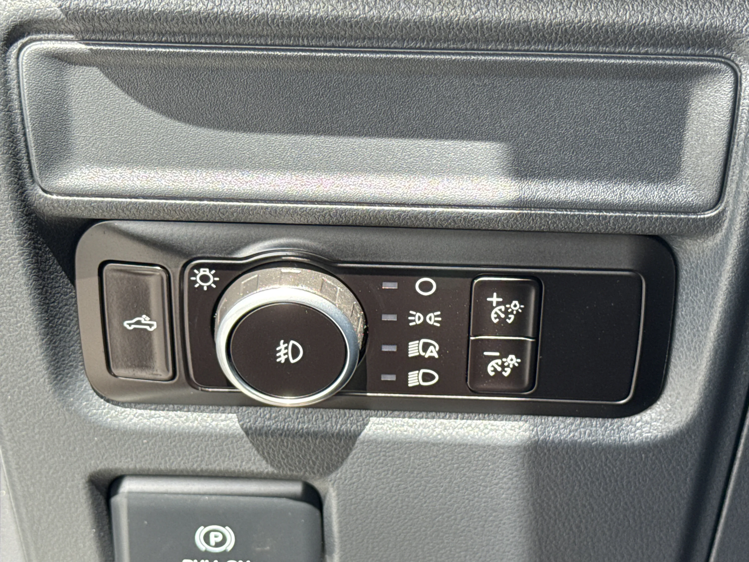 Used 2026 Avalanche Ford XLT image 36