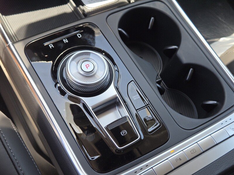 New 2026 Snow White Pearl Kia EX image 15