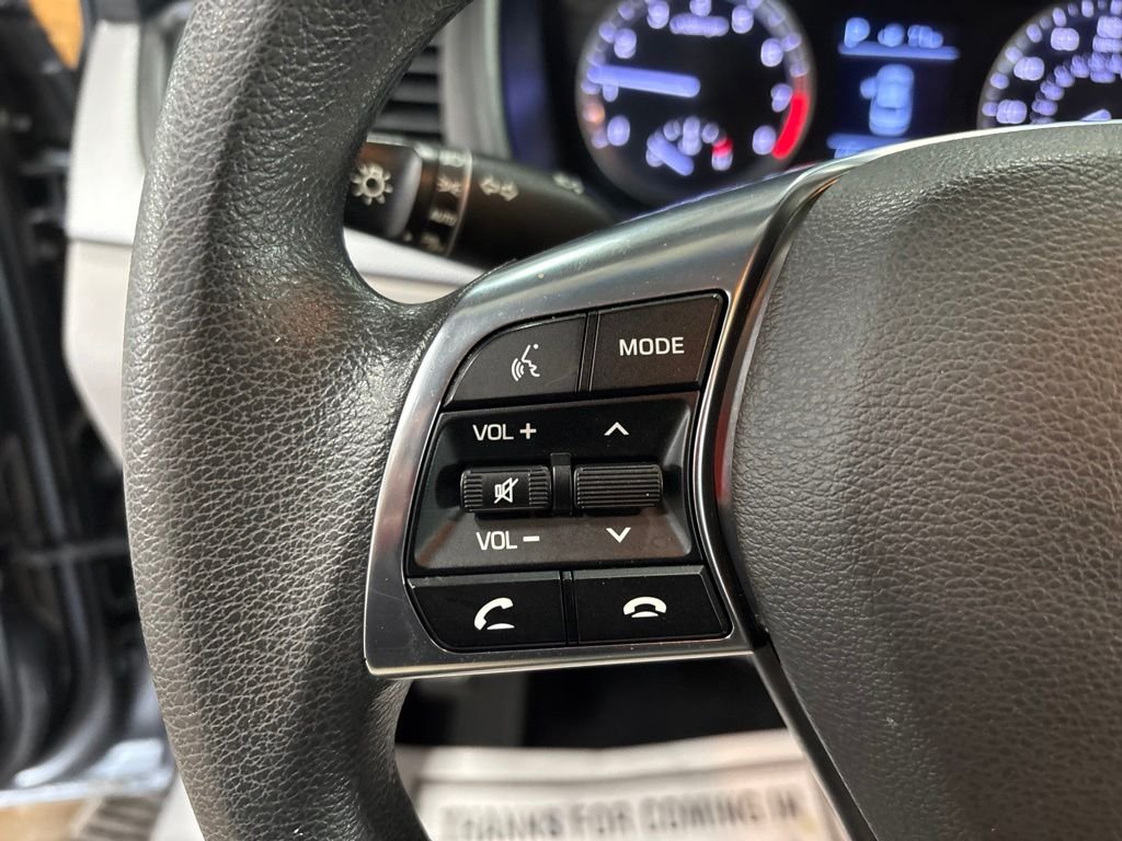 Used 2018 Gray Hyundai SE image 19
