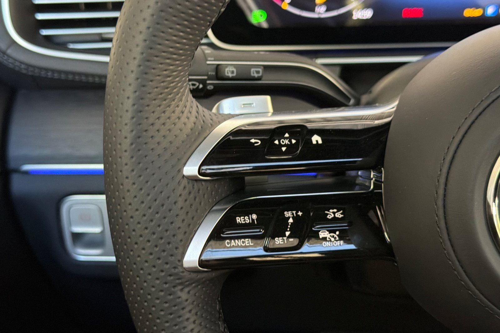 New 2026 Obsidian Black Metallic Mercedes-Benz GLS 450 image 28