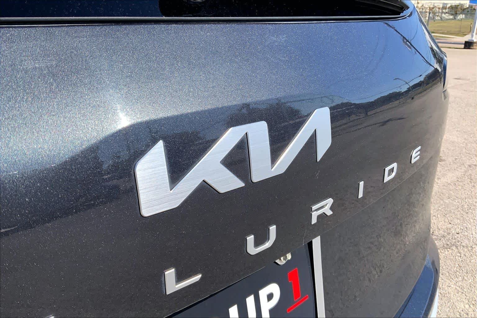 Used 2024 Gravity Gray Kia EX image 9