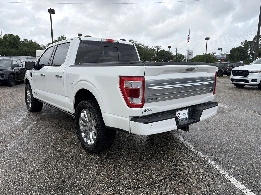 Used 2023 White Ford Limited image 4
