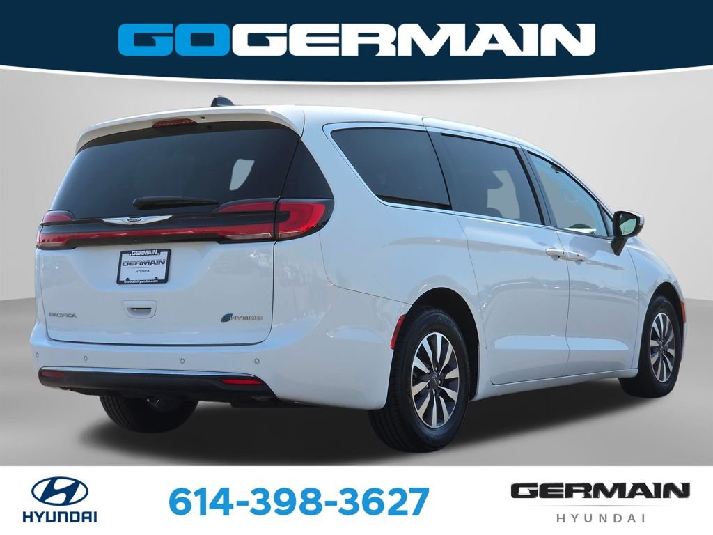 Used 2023 White Chrysler Touring L image 8