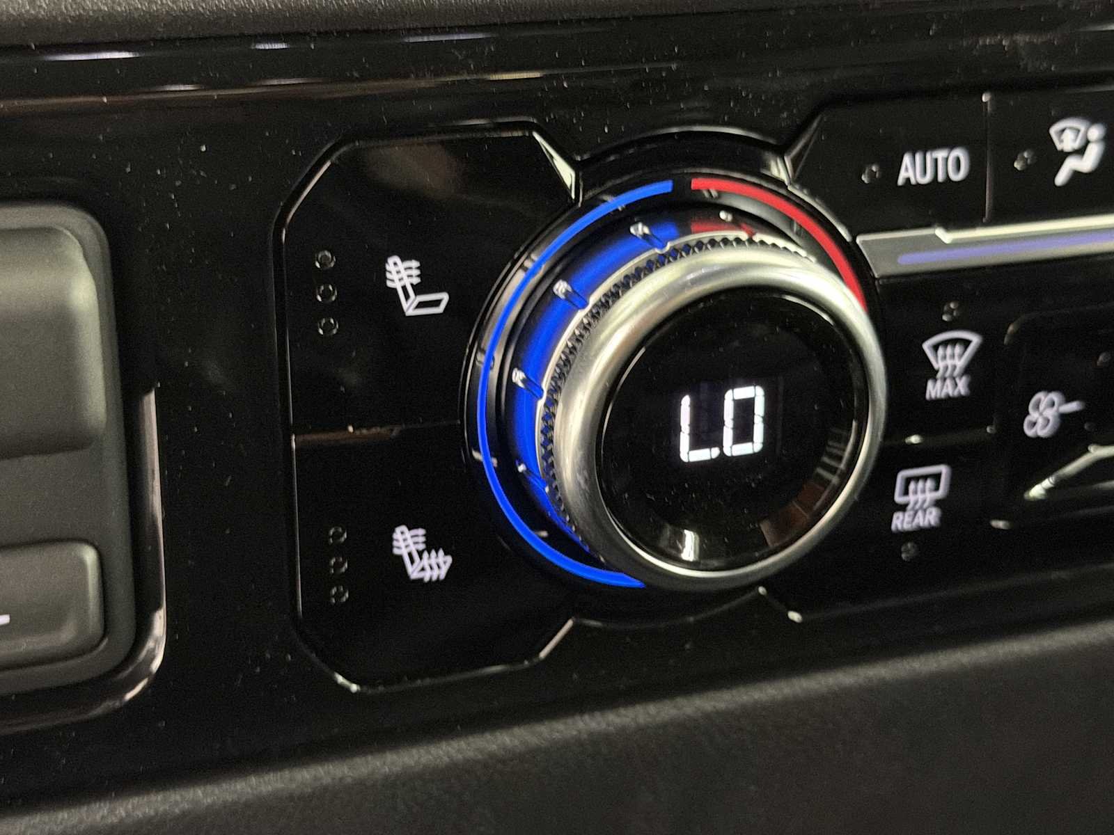 2026 GMC Sierra 1500 SLT - Photo 28