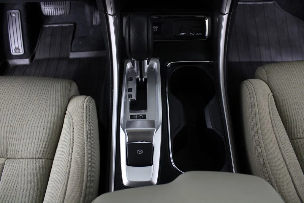 Used 2022 Brown Subaru Premium image 27