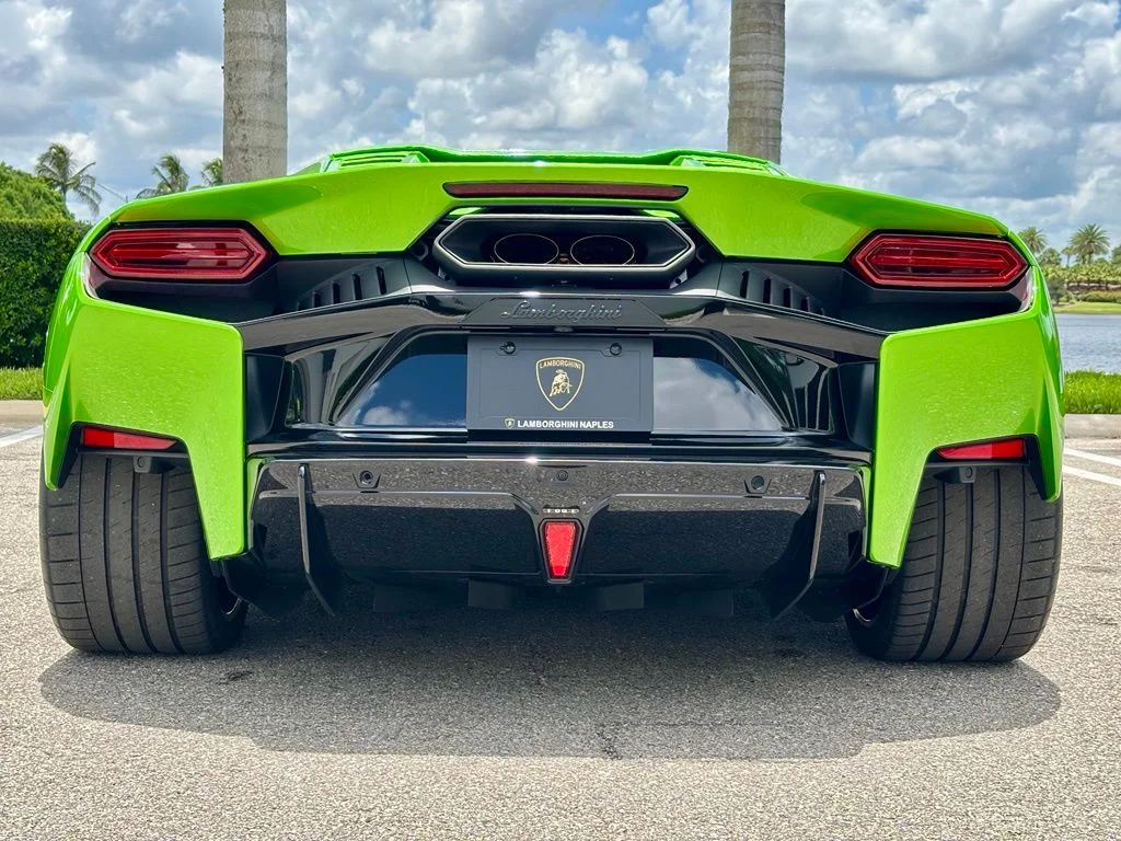 Used 2026 Verde Selvans Metallic Lamborghini  image 8