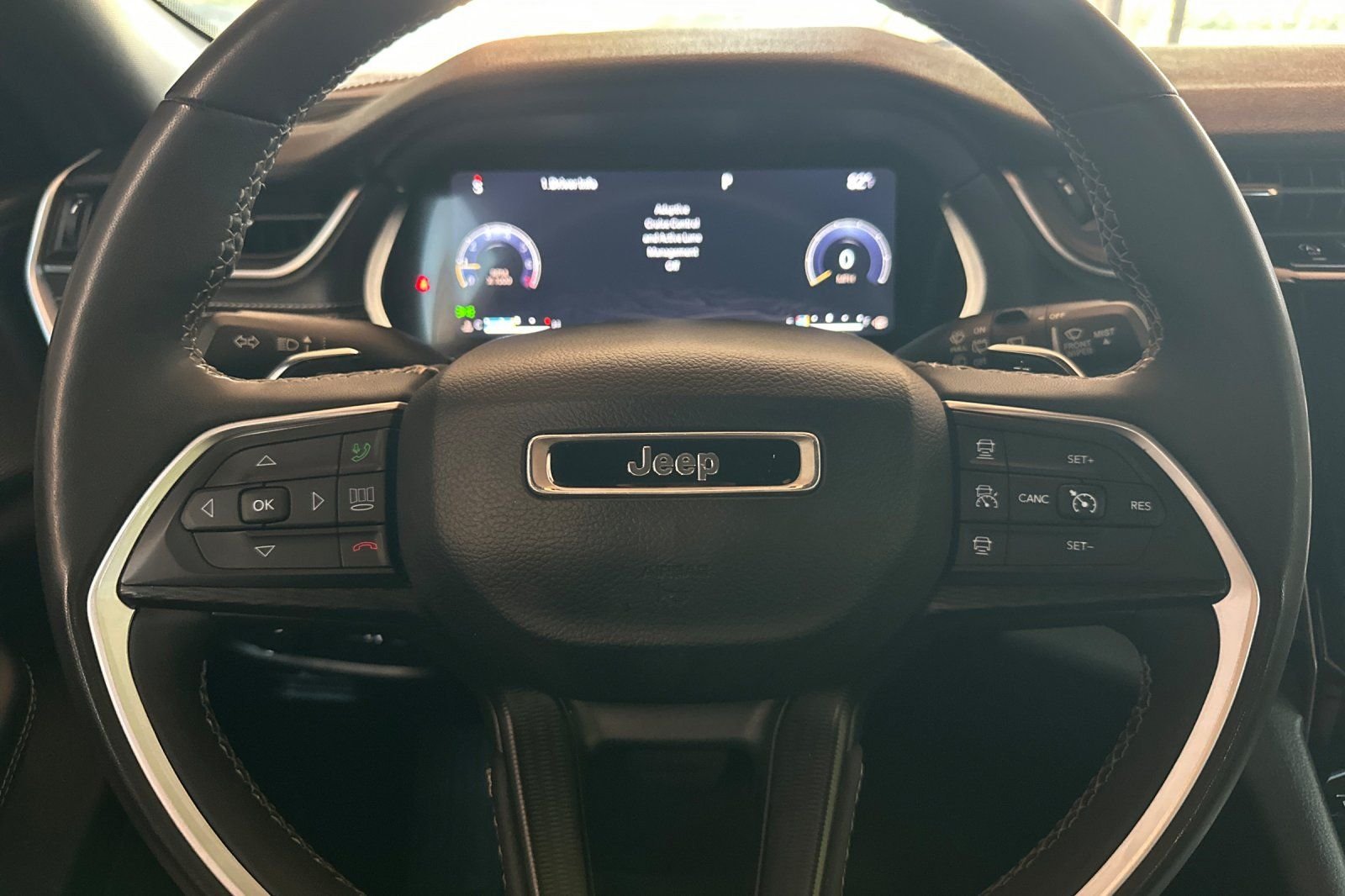 Used 2023 Gray Jeep Altitude image 31