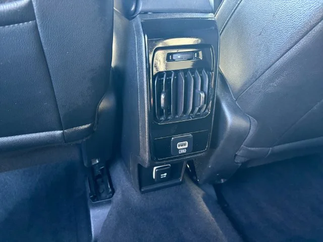 Used 2024 Bright White Clearcoat Jeep Latitude image 23