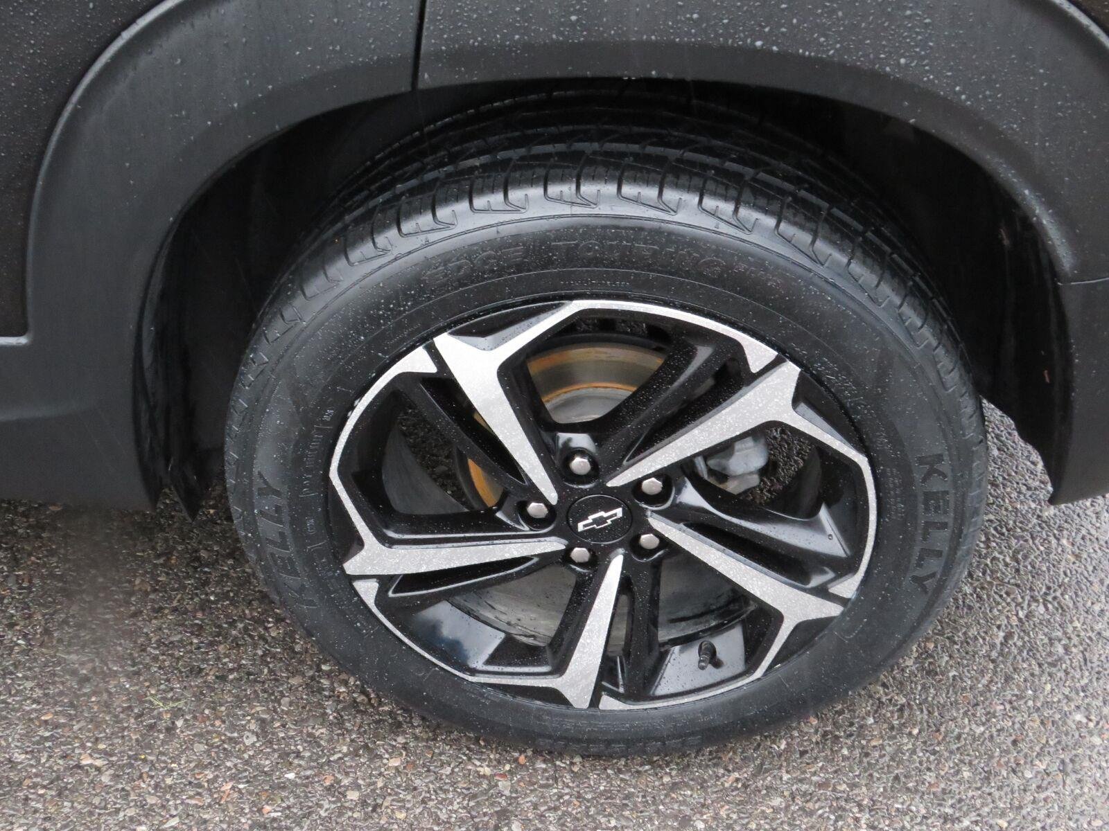Used 2021 Mosaic Black Metallic Chevrolet RS image 15