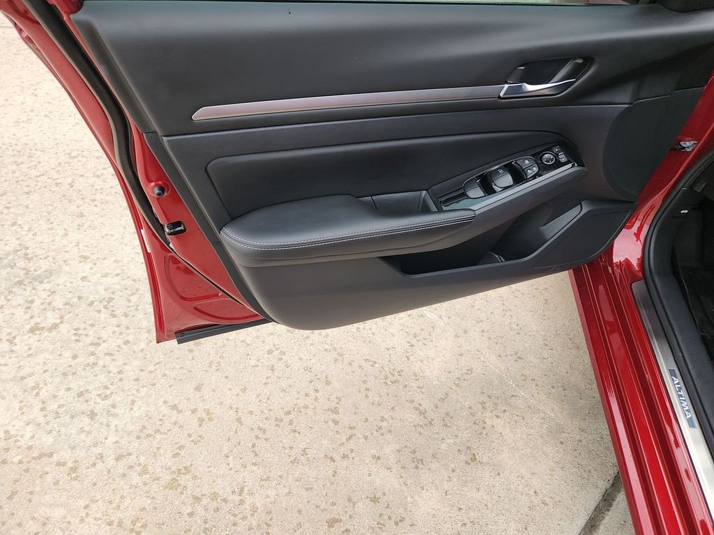 Certified Used 2024 Red Nissan 2.5 SL image 31