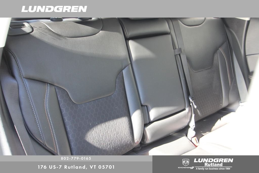 Used 2020 Green Jeep Latitude image 27