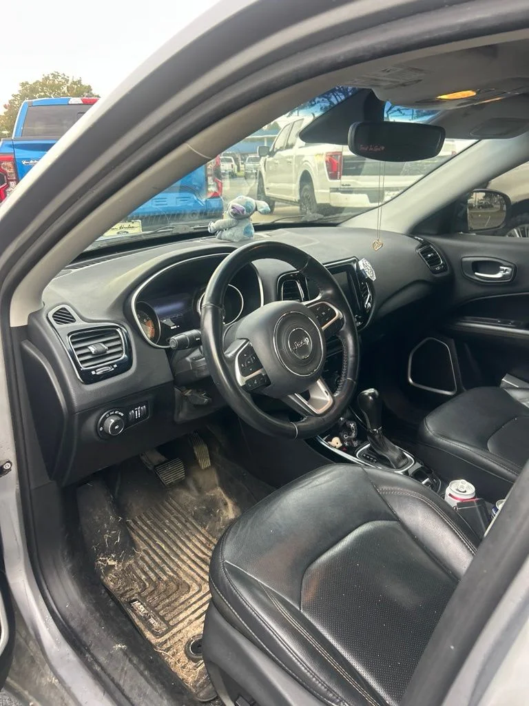 Used 2019 Silver Jeep Limited image 7