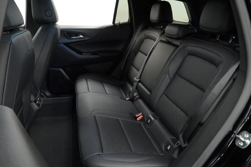 New 2027 Mosaic Black Metallic Chevrolet LT image 5