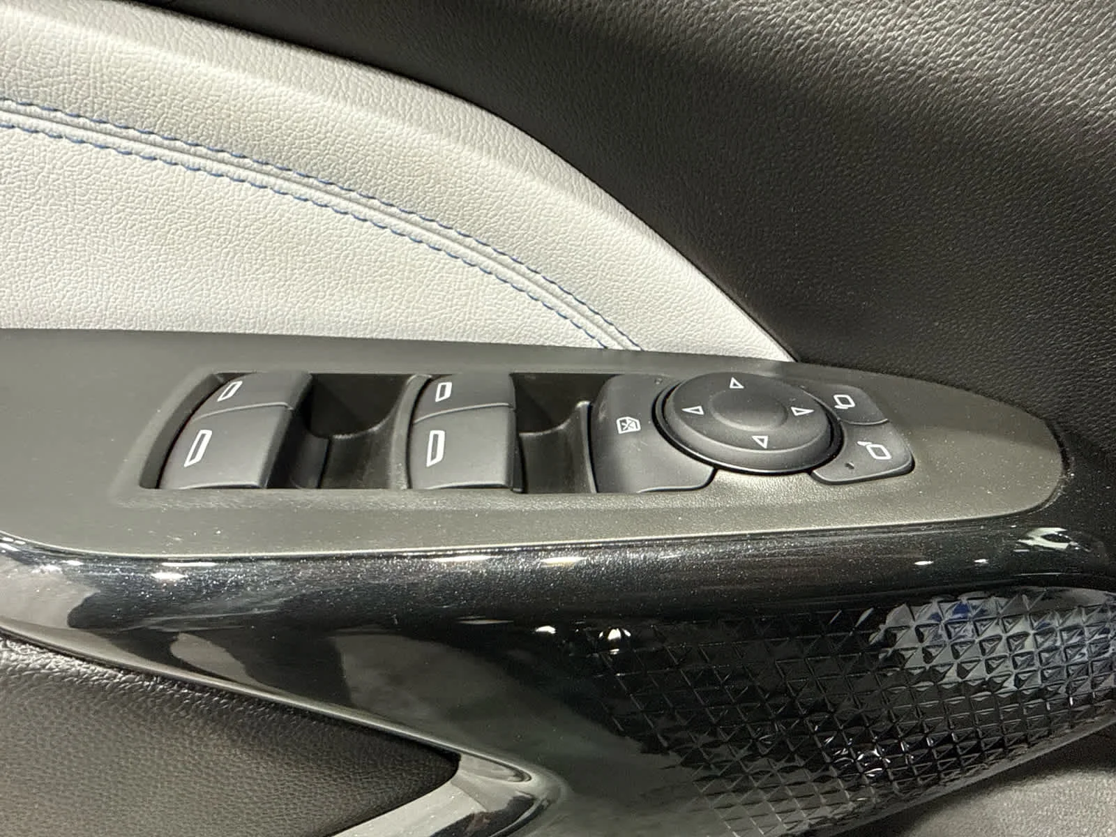 Used 2026 Mosaic Black Metallic Chevrolet LT image 16