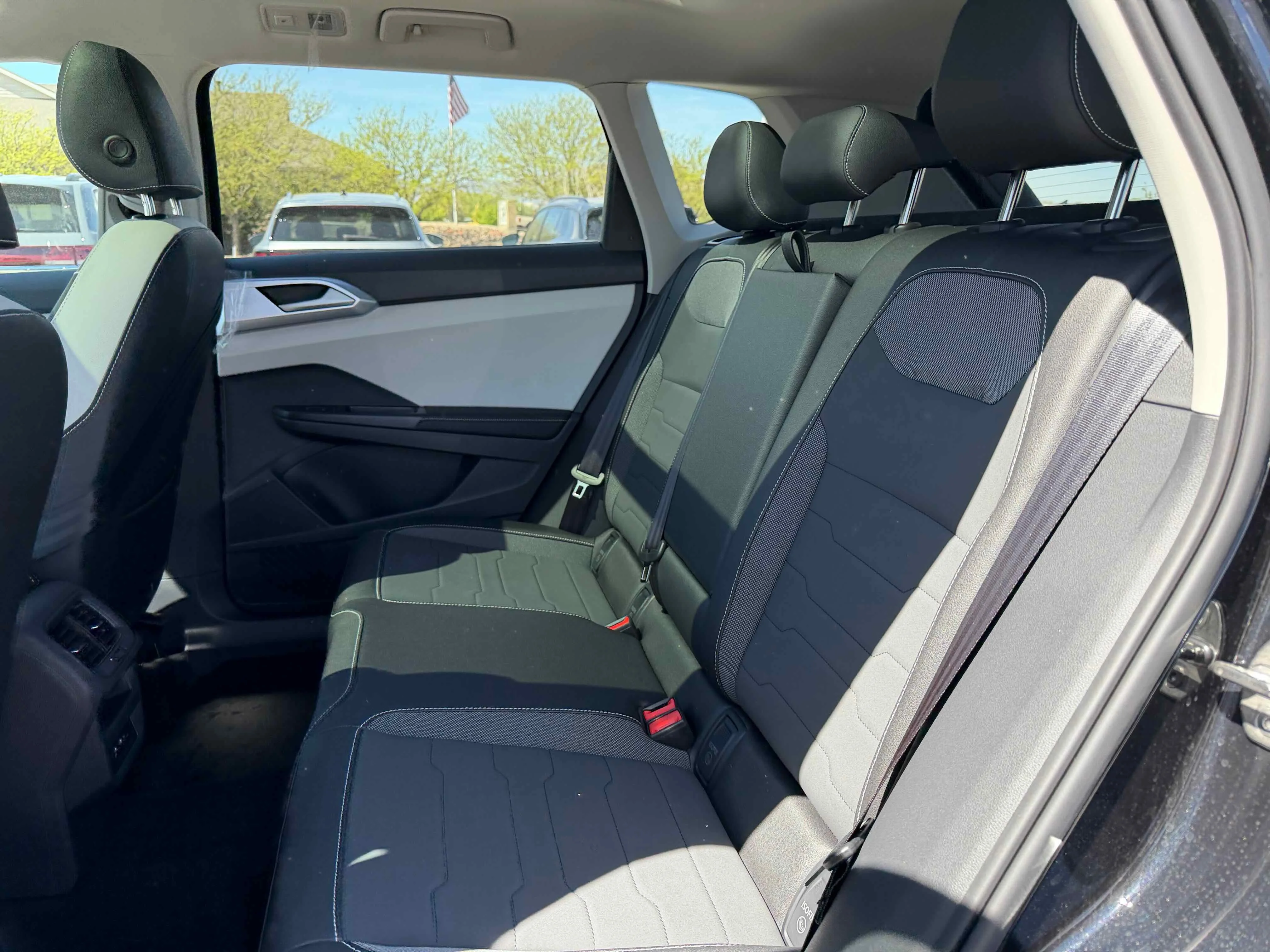 New 2026 Deep Black Volkswagen SE image 29