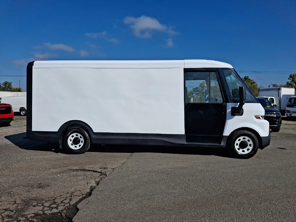 Used 2024 Oyster White BrightDrop EJY image 12