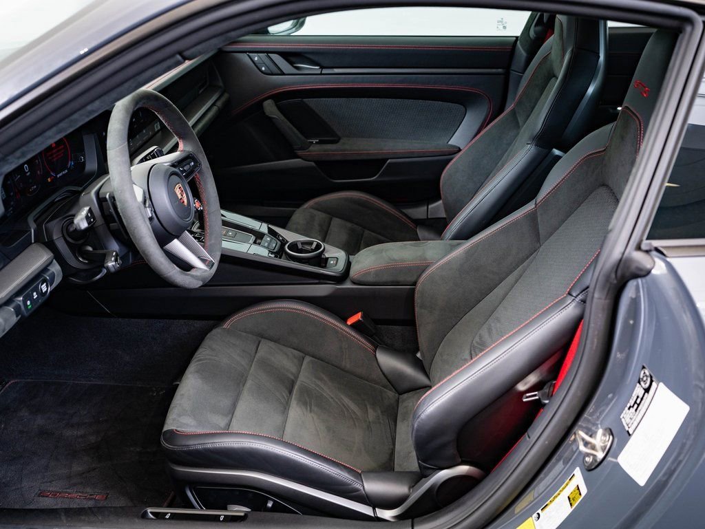 Used 2025 Slate Porsche Carrera GTS image 5