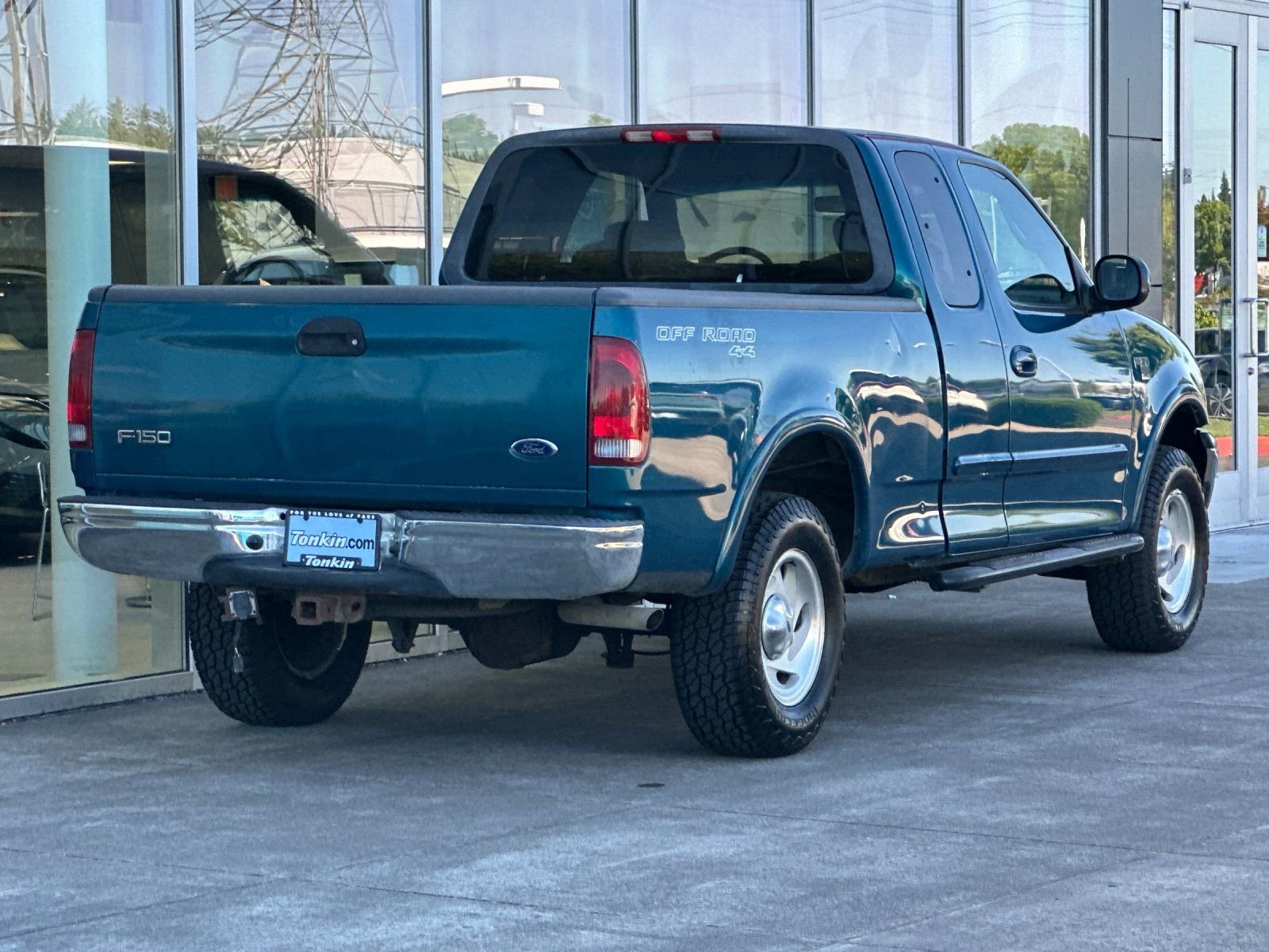 Used 2001 Island Blue Clearcoat Metallic Ford XLT image 3